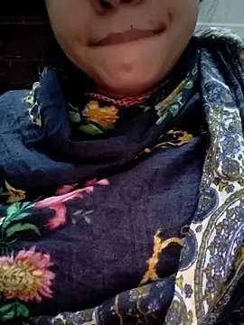 Snapshot of cute_IndianBabe chatting on November 30, 2025, 10:43 pm cute IndianBabe online show from November 30, 2025, 10:43 pm