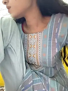 Snapshot of cute_IndianBabe chatting on March 19, 2025, 1:32 am cute IndianBabe online show from March 19, 2025, 1:32 am