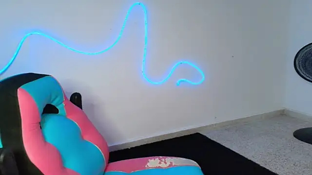 Snapshot of gisell363472 chatting on November 18, 2025, 12:26 am gisell363472 online show from November 18, 2025, 12:26 am