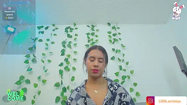 Snapshot of LiiLiith-1 chatting on December 5, 2025, 5:17 am LiiLiith-1 online show from December 5, 2025, 5:17 am