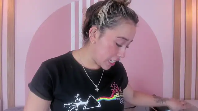 Lannajansen online show from March 5, 2026, 1:08 pm