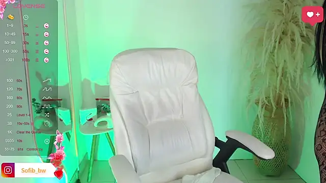 Snapshot of Sofi_BBW chatting on January 9, 2026, 12:45 pm Sofi BBW online show from January 9, 2026, 12:45 pm