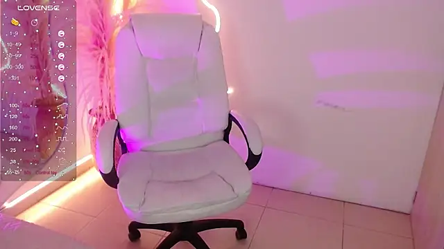 Snapshot of Sofi_BBW chatting on March 19, 2025, 3:51 pm Sofi BBW online show from March 19, 2025, 3:51 pm