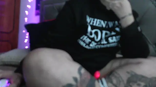 Snapshot of bunnyfox420 chatting on December 15, 2025, 6:25 pm bunnyfox420 online show from December 15, 2025, 6:25 pm