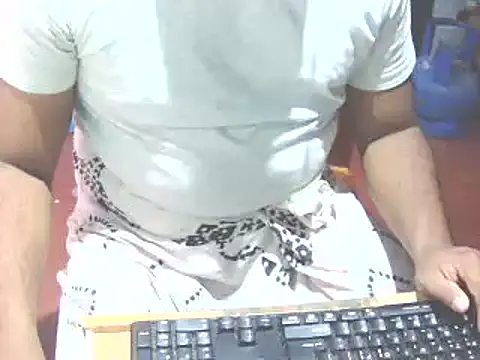 Snapshot of lolboy1234Z chatting on November 13, 2025, 4:55 pm lolboy1234Z online show from November 13, 2025, 4:55 pm