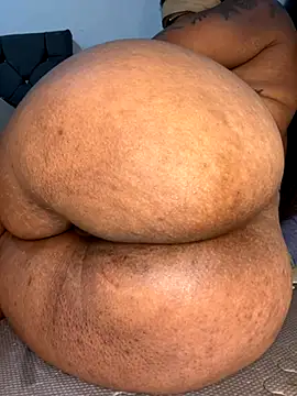 Snapshot of Charlotte_bronxxx chatting on November 30, 2025, 10:10 pm Charlotte bronxxx online show from November 30, 2025, 10:10 pm