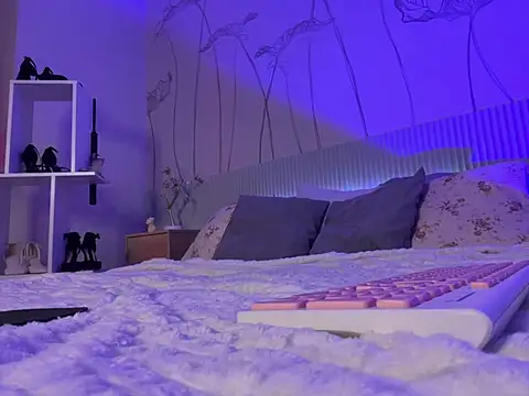 Molli Luv online show from February 21, 2025, 11:55 am