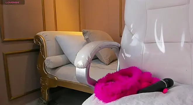 ZoeySnow online show from November 15, 2025, 12:20 pm