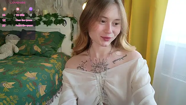 Snapshot of Yo_Pixxie chatting on September 9, 2025, 6:34 am Yo Pixxie online show from September 9, 2025, 6:34 am