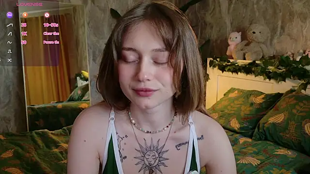 Snapshot of Yo_Pixxie chatting on September 29, 2025, 6:42 am Yo Pixxie online show from September 29, 2025, 6:42 am