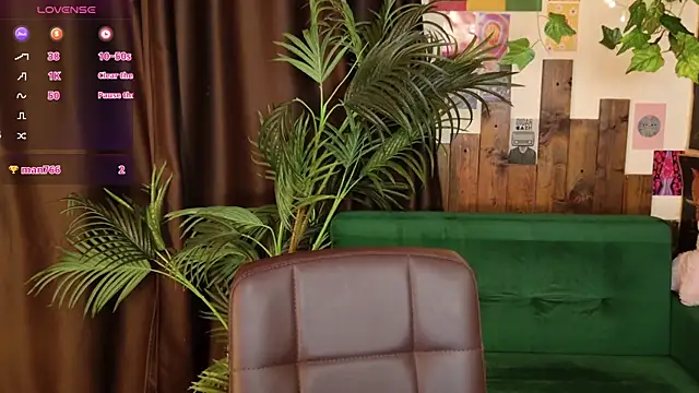 Snapshot of Yo_Pixxie chatting on February 1, 2025, 10:48 am Yo Pixxie online show from February 1, 2025, 10:48 am