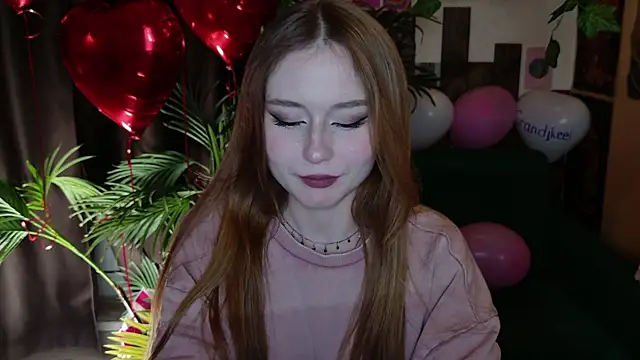 Snapshot of Yo_Pixxie chatting on February 16, 2025, 6:54 am Yo Pixxie online show from February 16, 2025, 6:54 am