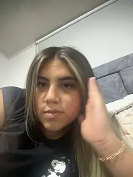 Snapshot of MeganCrow chatting on November 18, 2025, 12:15 am MeganCrow online show from November 18, 2025, 12:15 am