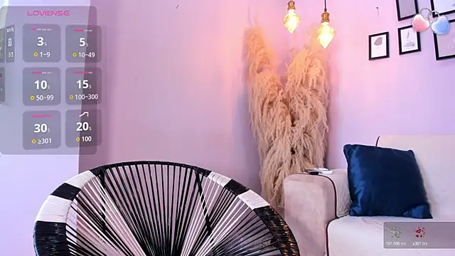 Snapshot of alana_rossetti chatting on November 20, 2025, 12:50 pm alana rossetti online show from November 20, 2025, 12:50 pm