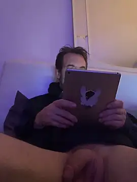 Snapshot of Pilote19 chatting on September 19, 2025, 10:47 pm Pilote19 online show from September 19, 2025, 10:47 pm