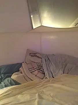 Snapshot of Pilote19 chatting on November 9, 2025, 8:24 pm Pilote19 online show from November 9, 2025, 8:24 pm