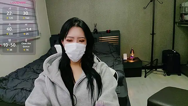 lovecandy7 online show from February 8, 2025, 5:51 am