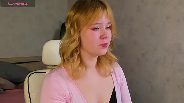 Snapshot of Amy_Kimberlly chatting on December 3, 2025, 12:01 am Amy Kimberlly online show from December 3, 2025, 12:01 am