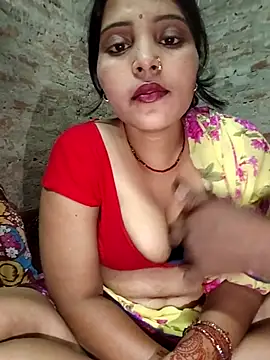 Snapshot of Simrandeshipp chatting on May 18, 2026, 5:29 pm Simrandeshipp online show from May 18, 2026, 5:29 pm