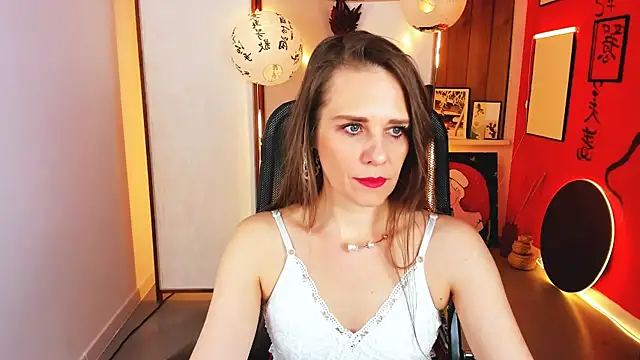 EmiliaBedy online show from April 15, 2026, 5:13 am