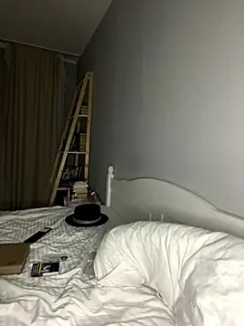 Snapshot of bunnythetailor chatting on October 15, 2025, 9:01 pm bunnythetailor online show from October 15, 2025, 9:01 pm