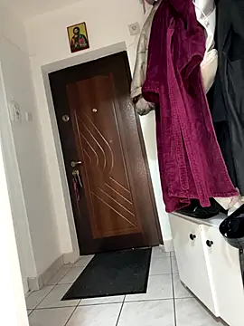 bunnythetailor online show from December 18, 2025, 4:55 pm