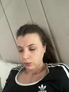 bunnythetailor online show from May 20, 2026, 6:32 am