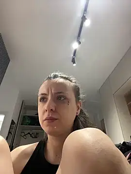 bunnythetailor online show from May 31, 2026, 6:09 pm