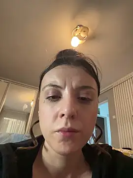 Snapshot of bunnythetailor chatting on February 3, 2025, 4:52 pm bunnythetailor online show from February 3, 2025, 4:52 pm