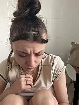 Snapshot of bunnythetailor chatting on February 19, 2025, 8:12 am bunnythetailor online show from February 19, 2025, 8:12 am