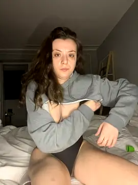 Snapshot of bunnythetailor chatting on November 3, 2025, 11:30 pm bunnythetailor online show from November 3, 2025, 11:30 pm