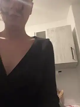 Snapshot of bunnythetailor chatting on January 31, 2025, 10:52 pm bunnythetailor online show from January 31, 2025, 10:52 pm