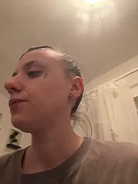 Snapshot of bunnythetailor chatting on January 28, 2025, 5:35 pm bunnythetailor online show from January 28, 2025, 5:35 pm