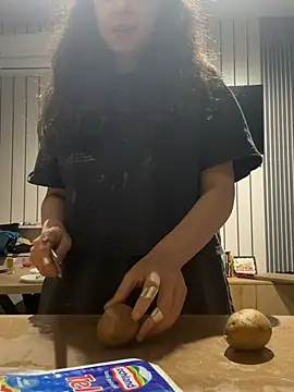 bunnythetailor online show from June 6, 2026, 7:41 pm