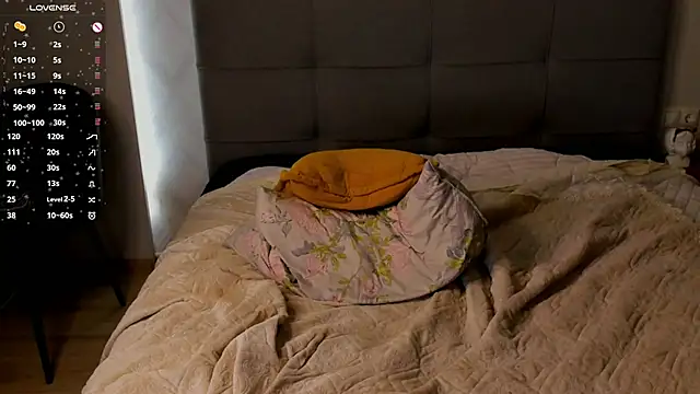 PhilomenaBucker online show from February 21, 2025, 3:45 am