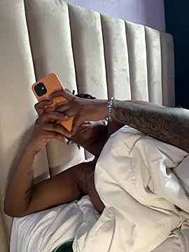 Boneca25 online show from March 12, 2026, 10:41 am