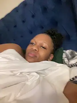 Snapshot of Boneca25 chatting on November 18, 2025, 9:07 pm Boneca25 online show from November 18, 2025, 9:07 pm