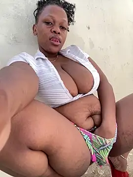 Snapshot of Boneca25 chatting on November 23, 2025, 7:18 am Boneca25 online show from November 23, 2025, 7:18 am