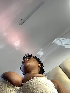 Boneca25 online show from April 6, 2026, 10:05 am