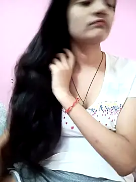 Snapshot of Tanu-00 chatting on October 3, 2025, 5:14 pm Tanu-00 online show from October 3, 2025, 5:14 pm