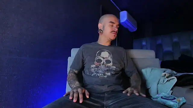 Snapshot of kaletattoo chatting on May 11, 2026, 11:33 am kaletattoo online show from May 11, 2026, 11:33 am