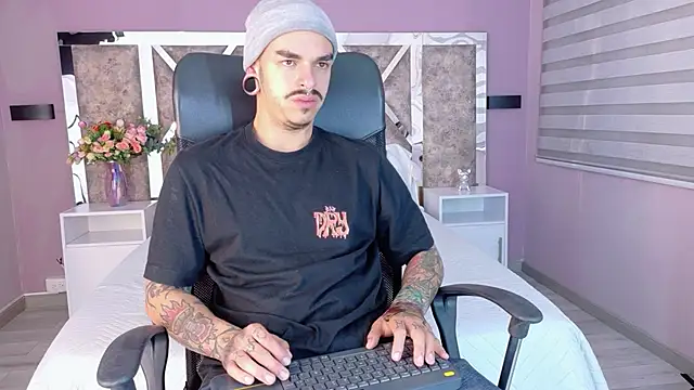 kaletattoo online show from December 4, 2025, 11:09 am