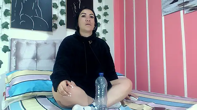 Snapshot of annyevans_1 chatting on February 20, 2025, 12:25 pm annyevans 1 online show from February 20, 2025, 12:25 pm