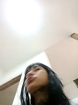 Snapshot of esmeralda06 chatting on December 18, 2025, 3:05 pm esmeralda06 online show from December 18, 2025, 3:05 pm