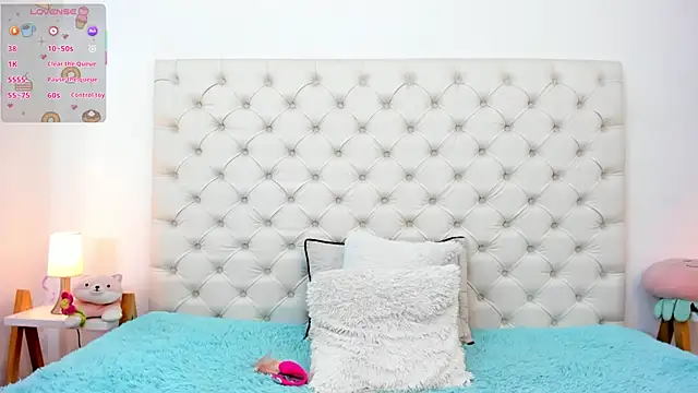 Snapshot of esmeralda06 chatting on December 22, 2025, 1:33 pm esmeralda06 online show from December 22, 2025, 1:33 pm