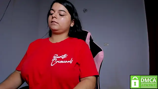 Snapshot of Little_Shaara chatting on November 3, 2025, 8:45 pm Little Shaara online show from November 3, 2025, 8:45 pm