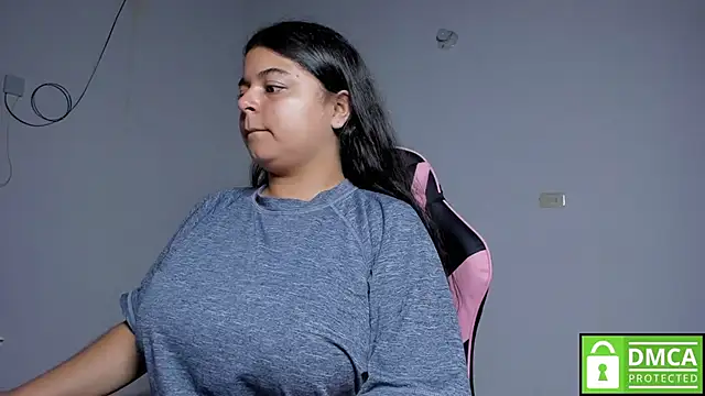 Snapshot of Little_Shaara chatting on September 24, 2025, 8:32 am Little Shaara online show from September 24, 2025, 8:32 am