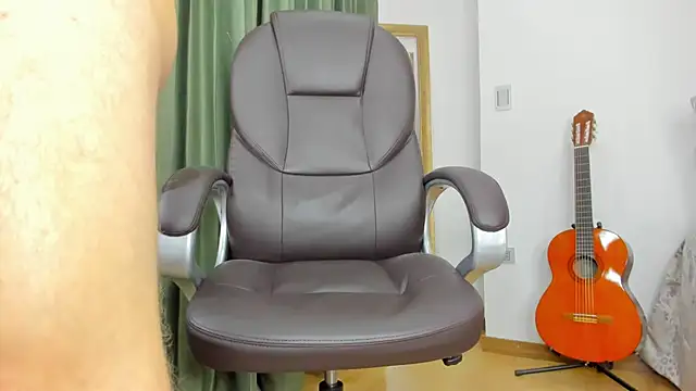 Snapshot of Tombarden chatting on February 15, 2025, 9:28 pm Tombarden online show from February 15, 2025, 9:28 pm