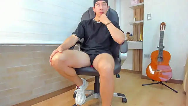 Snapshot of Tombarden chatting on November 24, 2025, 7:14 pm Tombarden online show from November 24, 2025, 7:14 pm