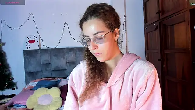 Snapshot of Isangel_ chatting on January 12, 2026, 5:47 am Isangel online show from January 12, 2026, 5:47 am